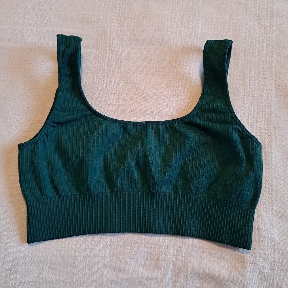 Pretty Little Thing women's Emerald green size small sports bra